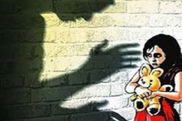 দিনাজপুরে ভয় দেখিয়ে শিশু শিক্ষার্থীকে ধর্ষণের অভিযোগ, যুবক আটক