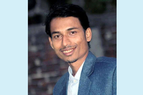 প্রকৃত পাওনাদারকে খুঁজে বের করে টাকা ফেরত দিলেন ছাত্রলীগ নেতা