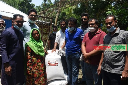 ৩০ বিঘা জমির ধান বিলিয়ে দিলেন যুবলীগ নেতা