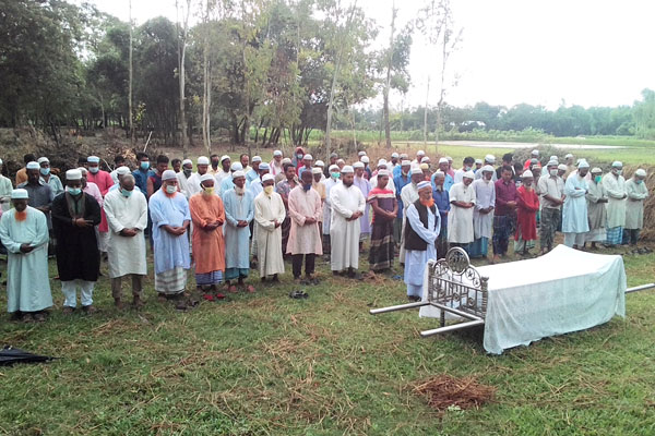 জাতীয় প্রেসক্লাবের সাধারণ সম্পাদকের মায়ের দাফন সম্পন্ন