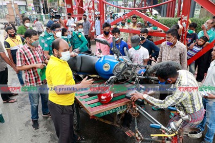 বাংলামোটরে বাসের ধাক্কায় নিহত ২