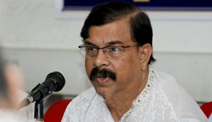 কোনো অযুহাতেই পোশাক 
শ্রমিকদের ছাঁটাই করা 
যাবে না : মান্না
