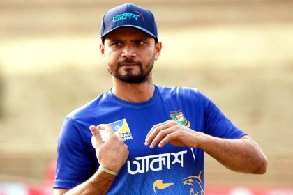 অবসর নিয়ে চাপে ‘কষ্ট’ পেয়েছেন মাশরাফি