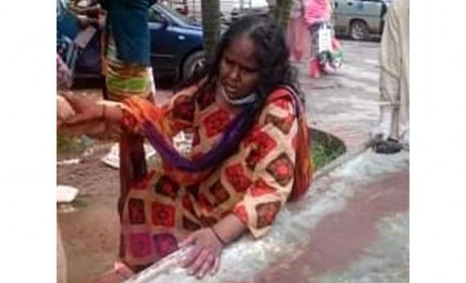 শ্বাসকষ্ট হওয়ায় মাকে ঢামেকের গেটে ফেলে গেছেন ছেলে
