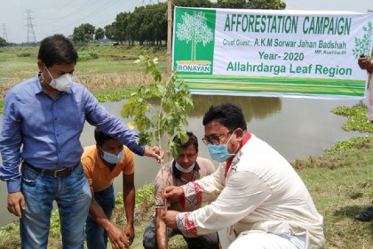দৌলতপুরে বৃক্ষরোপণ কর্মসূচির উদ্বোধন 