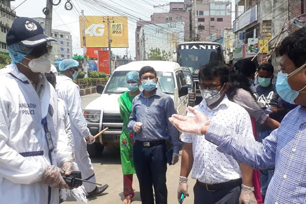 খুলনায় স্বাস্থ্যবিধি না মানায় ২৪ জনকে জরিমানা