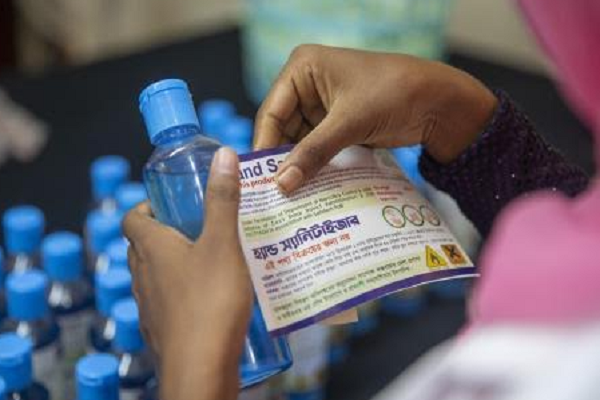 হ্যান্ড স্যানিটাইজার উৎপাদন করছে আইওএম