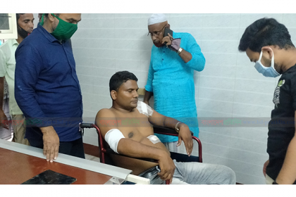 সিরাজগঞ্জে আওয়ামী লীগের দুই গ্রুপের সংঘর্ষ, গুলিবিদ্ধসহ আহত ১৫