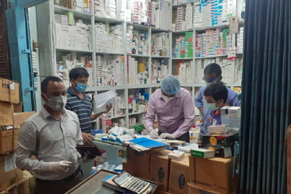চট্টগ্রামে ২৯ ফার্মেসিকে ১১ লাখ টাকা জরিমানা  

