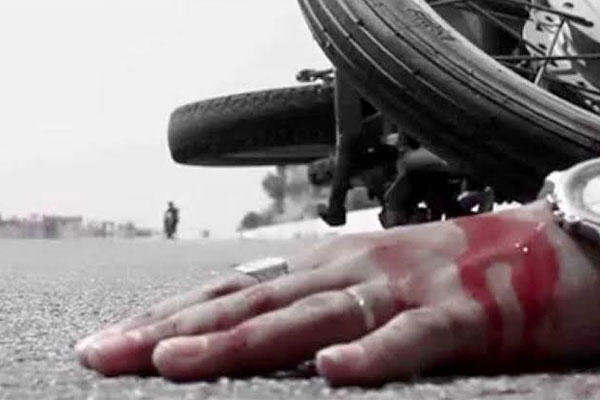 হরিণাকুণ্ডুতে আলমসাধুর ধাক্কায় মোটরসাইকেল আরোহী নিহত 