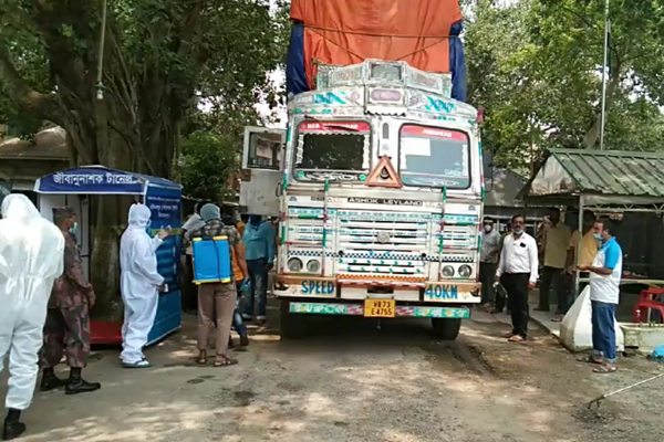 ৭৩ দিন বন্ধ থাকার পর হিলি স্থলবন্দরে আমদানি-রপ্তানি শুরু