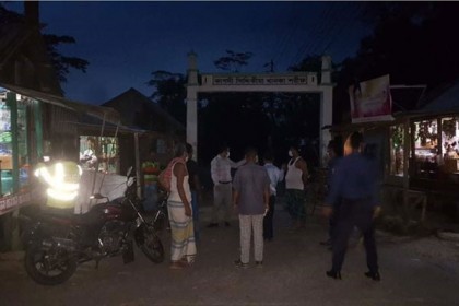 শরীয়তপুরে মাস্ক ছাড়া বাইরে ঘোরাফেরা করায় ১১ জনকে জরিমানা