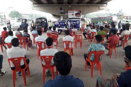 করোনা বিষয়ে জনসচেতনামূলক আলোচনা কালিয়াকৈর হাইওয়ে পুলিশের 