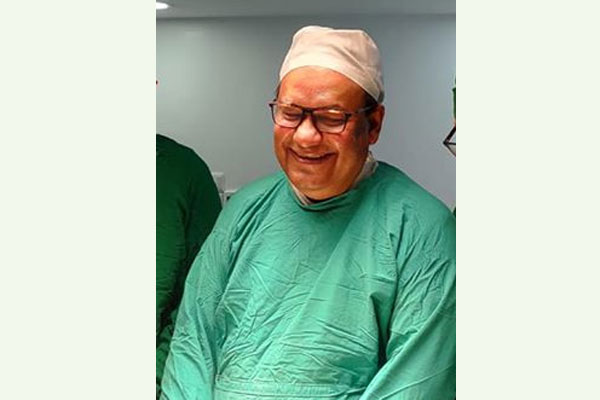 হাসপাতাল খুঁজতে খুঁজতে শেষ অক্সিজেন, করোনা উপসর্গ নিয়ে চিকিৎসকের মৃত্যু