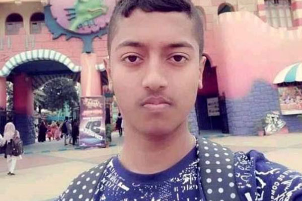 মোবাইল চার্জ দিয়ে গিয়ে বিদ্যুৎস্পৃষ্টে কলেজছাত্রের মৃত্যু