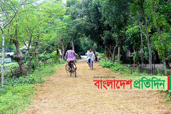 রাস্তা যখন চাতাল!