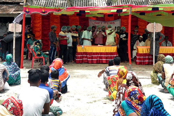 খুলনায় কর্মহীন ৫০০ কৃষক পরিবারকে খাদ্য সহায়তা