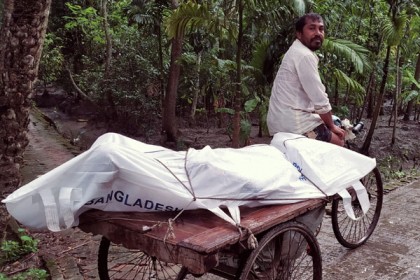মোরেলগঞ্জে অজ্ঞাত যুবকের লাশ উদ্ধার