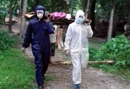 করোনার উপসর্গে মৃত্যু, পরিবারের কেউ না আসায় লাশ দাফন করল পুলিশ