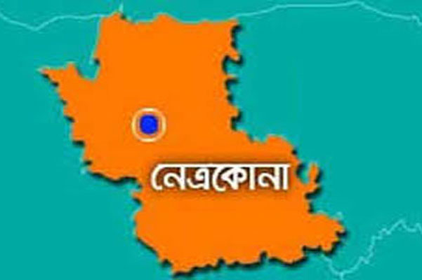 বেলচার আঘাতে সোমেশ্বরী নদীতে নৌকার শ্রমিক নিখোঁজ