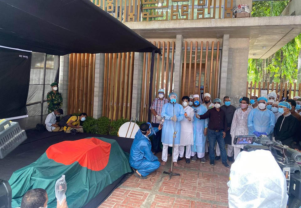 রাষ্ট্রীয় মর্যাদায় চিরনিদ্রায় শায়িত মোহাম্মদ নাসিম 