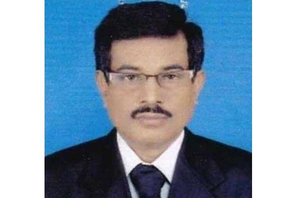 বিভিন্ন হাসপাতাল ঘুরে চিকিৎসা না পেয়ে অ্যাম্বুলেন্সেই আইনজীবীর করুণ মৃত্যু 