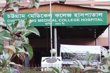 ভয়ে আসেনি পরিবারের কেউ, সেবা দিতে এগিয়ে এল অচেনা মানুষ