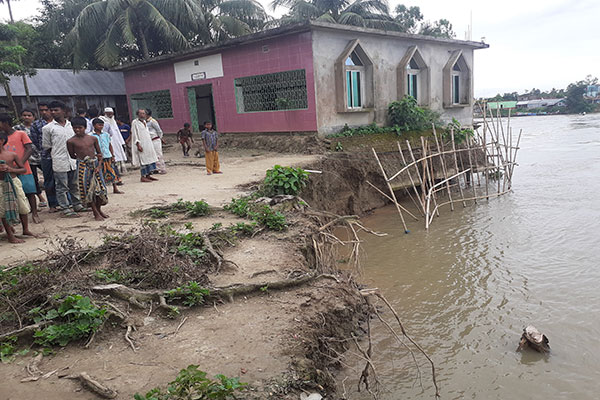 মেঘনার ভাঙনে নাসিরনগরের চাতলপাড় হুমকির মুখে