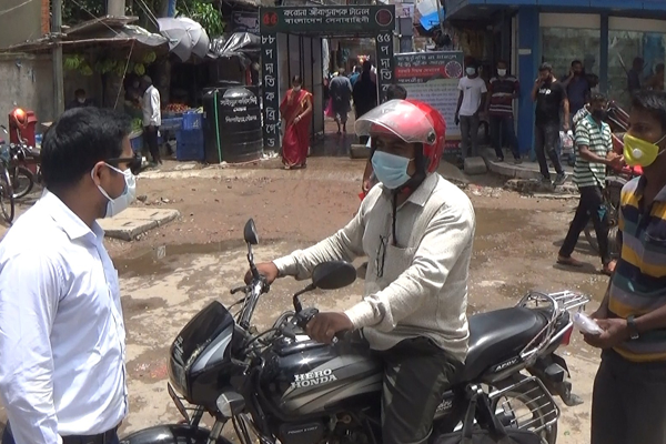 ঝিনাইদহে ভ্রাম্যমাণ আদালতে ৫২ জনকে জরিমানা

