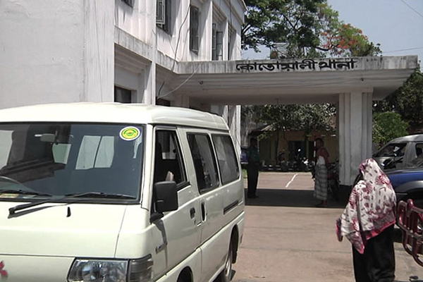 ওষুধের কারসাজি ঠেকাতে পুলিশের ‘আমার ফার্মেসী’