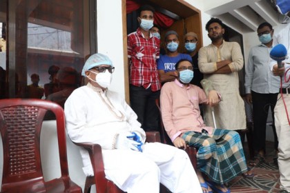 কামরানের বাসায় মেয়র আরিফ