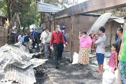 রাঙামাটির সুবলংয়ে অগ্নিকাণ্ডে ক্ষতিগ্রস্তদের ত্রাণ সহায়তা