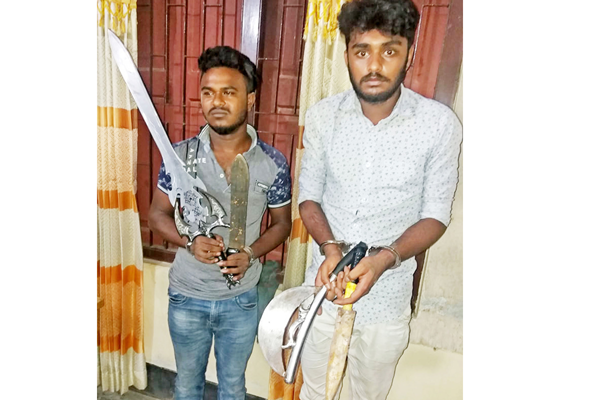 বগুড়ায় অস্ত্রসহ দুই জন গ্রেফতার 

