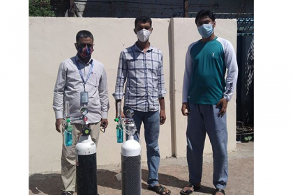 মধ্যরাতে রোগীর বাসায় ‘অক্সিজেন ব্যাংক’