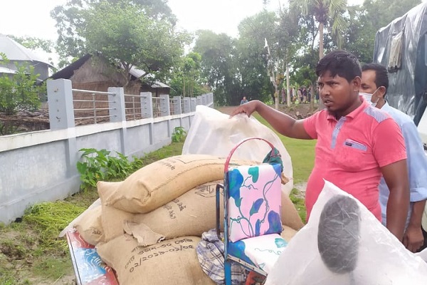 সরকারি চাল আত্মসাৎ, চেয়ারম্যানসহ ২ জনকে ২ লাখ টাকা জরিমানা