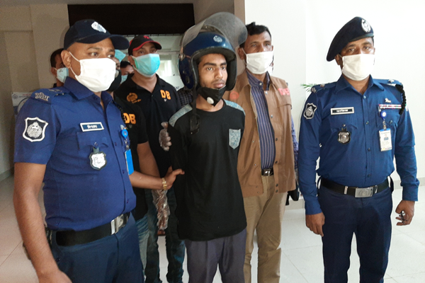 বাগেরহাটে আইএএফ সদস্য গ্রেফতার
