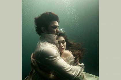 তুমি আমার হৃদয়ের অর্ধেক নিয়ে চলে গেলে: কৃতি শ্যানন