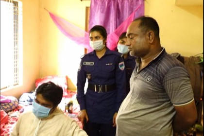 কুষ্টিয়ায় নকল ওষুধ প্রস্তুত কারখানায় ভ্রাম্যমাণ আদালতের অভিযান 