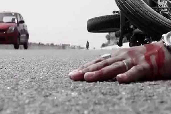 বীরগঞ্জে দাঁড়িয়ে থাকা ট্রাক্টরের সাথে ধাক্কায় দুই মোটরসাইকেল আরোহীর মৃত্যু