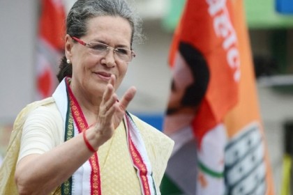 ভারতের আরও কতজন সেনা নিখোঁজ, স্পষ্ট করে বলুন: মোদিকে সোনিয়া গান্ধী