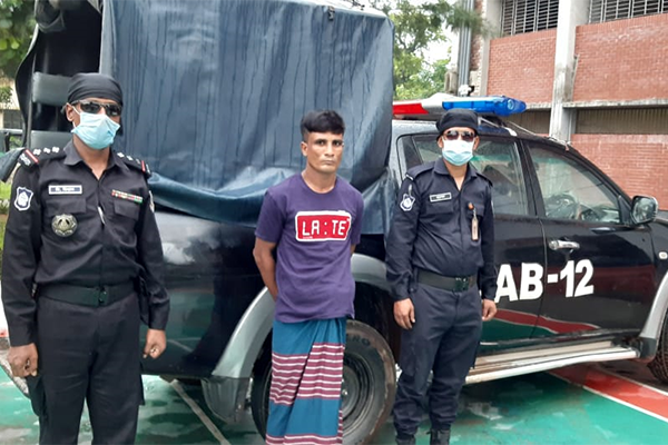 সিরাজগঞ্জে ৪ হাজার পিস ইয়াবাসহ মাদক ব্যবসায়ী আটক