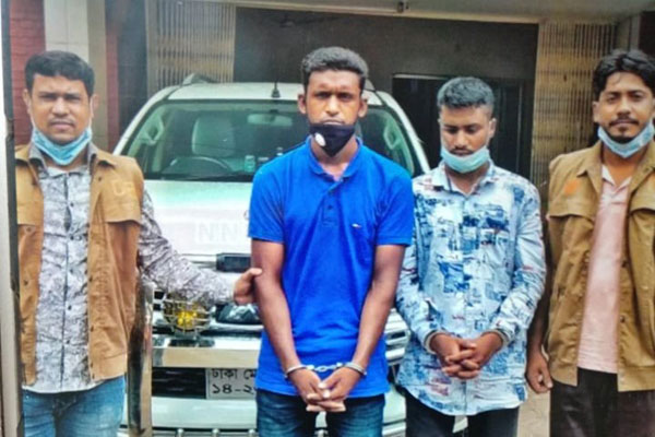 নেত্রকোনায় ডিবি পরিচয়ে প্রতারণায় আটক ২