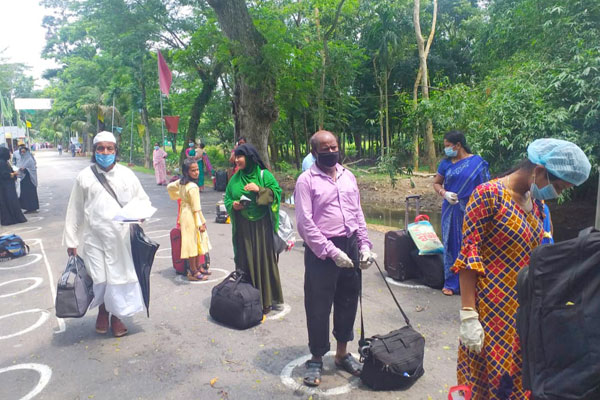 তৃতীয় দফায় নিজ দেশে ফিরলেন আরও ১২৩ ভারতীয়