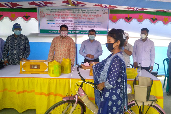 হালুয়াঘাটে ক্ষুদ্র নৃ-গোষ্ঠীর শিক্ষার্থীদের মাঝে শিক্ষা, স্বাস্থ্য ও ক্রীড়া উপকরণ বিতরণ  

