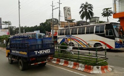 মাদারীপুরে রেডজোনে মানা হচ্ছে না লকডাউন