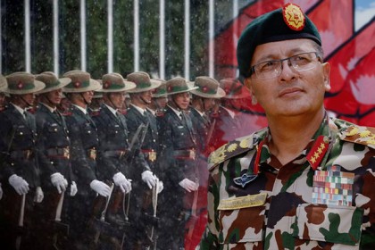 মানচিত্র পাল্টে এবার বিতর্কের মধ্যেই দলবল নিয়ে সীমান্তে নেপালের সেনাপ্রধান