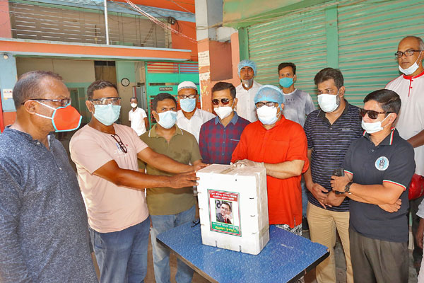 বগুড়ায় করোনায় আক্রান্ত ১৭ সাংবাদিককে বিএনপির উপহার 