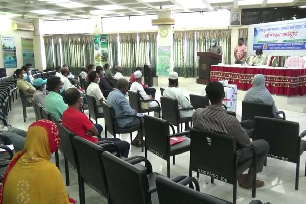 বাগেরহাটে চিংড়ি চাষ ব্যবস্থাপনা  
বিষয়ে প্রশিক্ষণ কর্মশালা