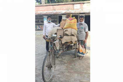 নাটোর থেকে রাজধানীতে খাদ্য সহায়তা পাঠালেন এমপি

