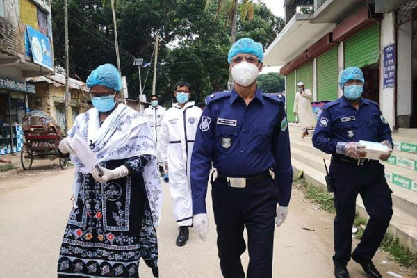 সিংড়ায় মাস্ক না পড়ায় ৮ ব্যক্তিকে জরিমানা